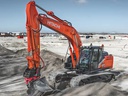 Hitachi_Construction_Machinery_Excavator_ZX210LC-7_1093_4-3.jpg